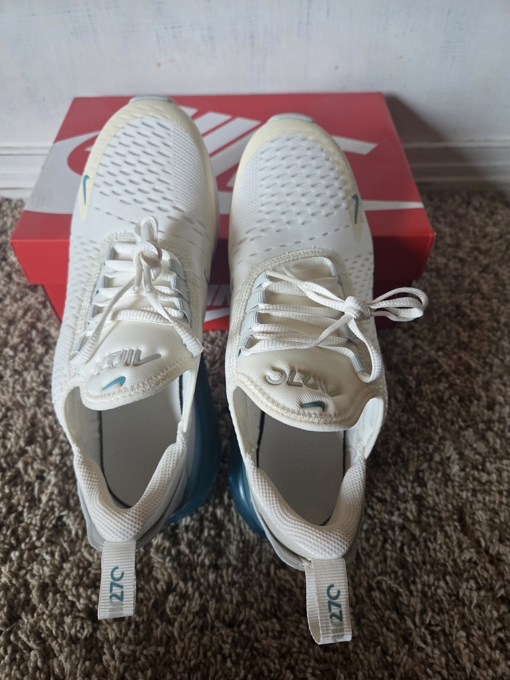 Nike Youth Or Women’s Air Max 270 - Picture 3 of 5